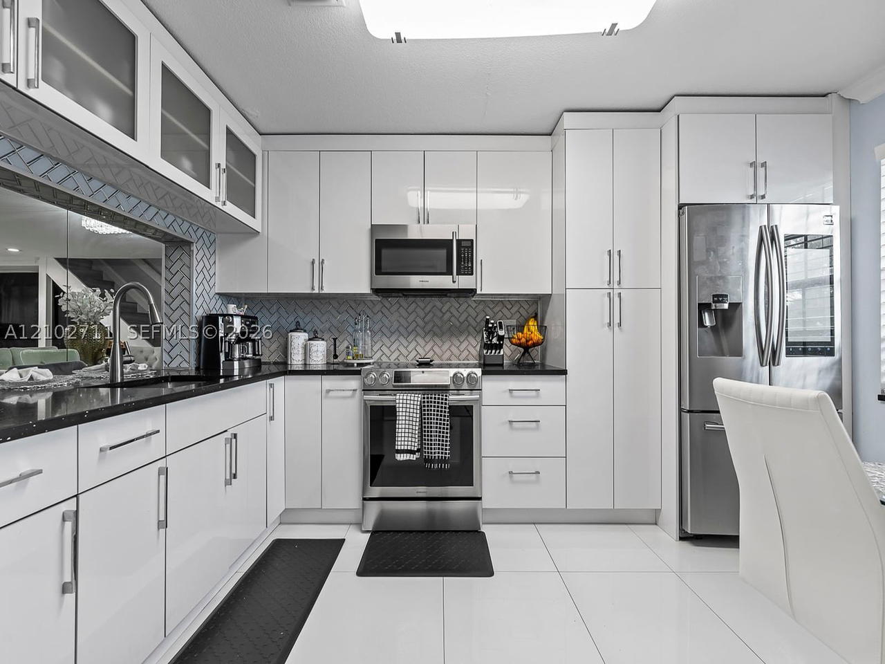 Real estate property located at 10942 Sample Rd, Broward, Country Club Chalet Condo, Coral Springs, FL
