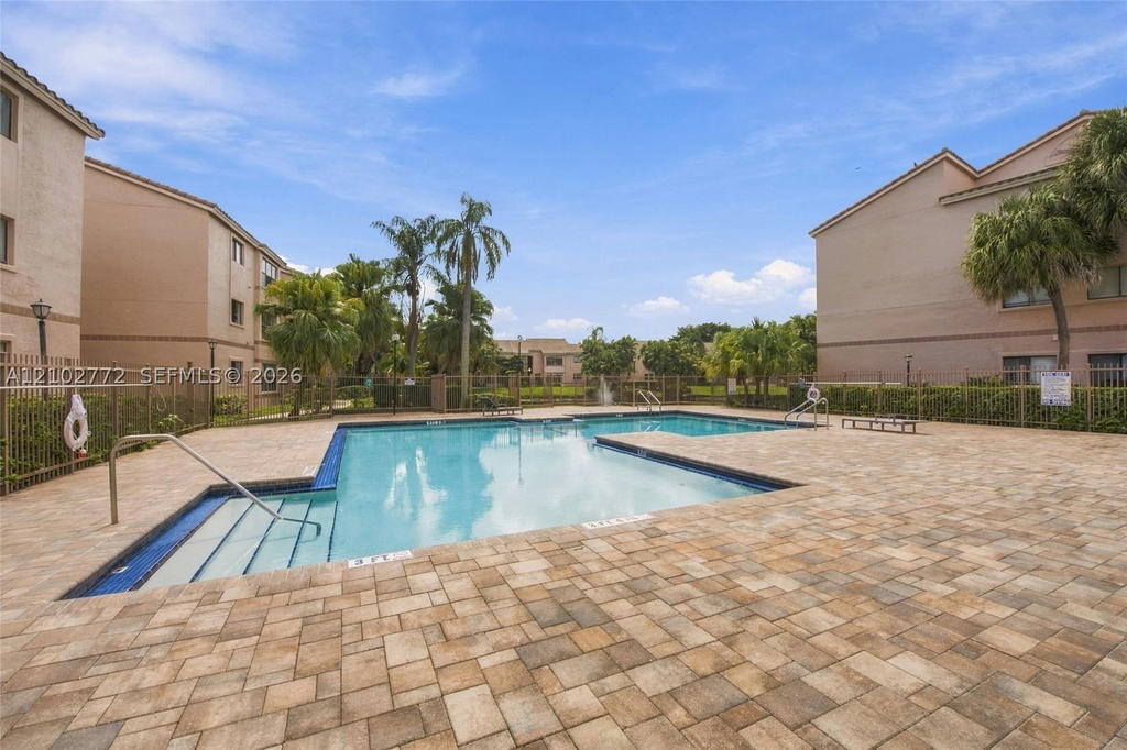 Real estate property located at 2946 University Dr #7102, Broward, Sundance At Davie Condo, Davie, FL