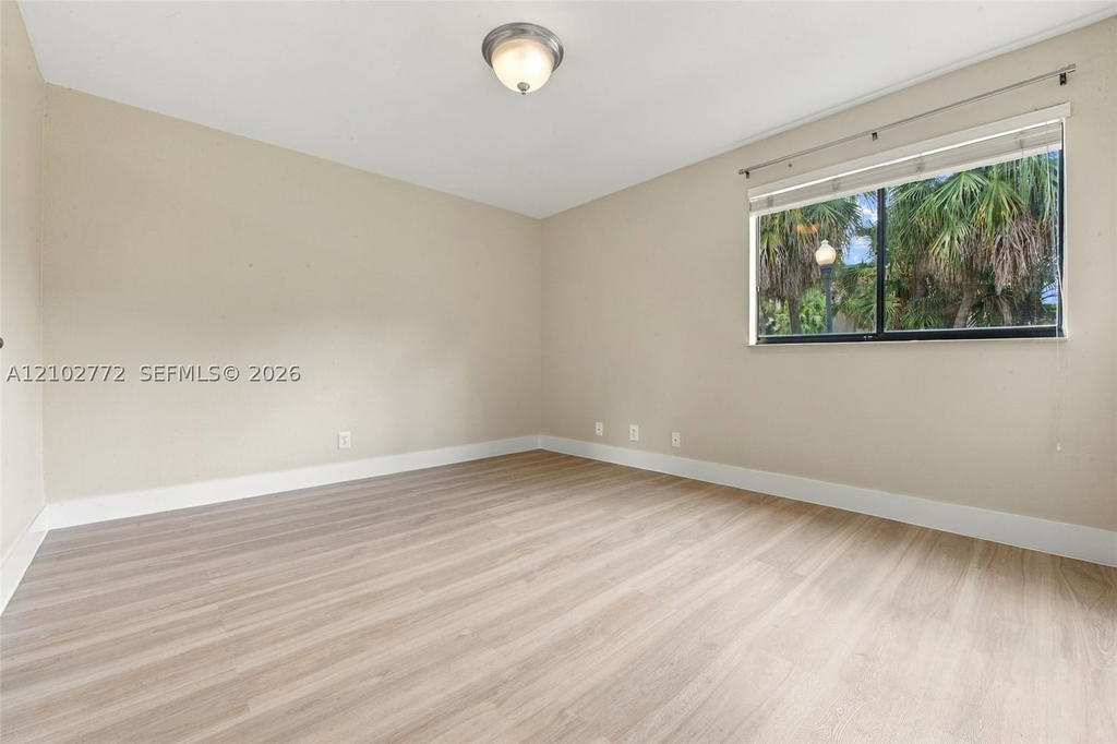 Real estate property located at 2946 University Dr #7102, Broward, Sundance At Davie Condo, Davie, FL