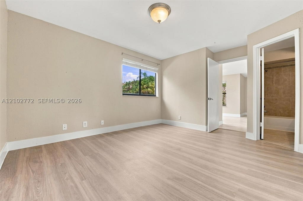 Real estate property located at 2946 University Dr #7102, Broward, Sundance At Davie Condo, Davie, FL