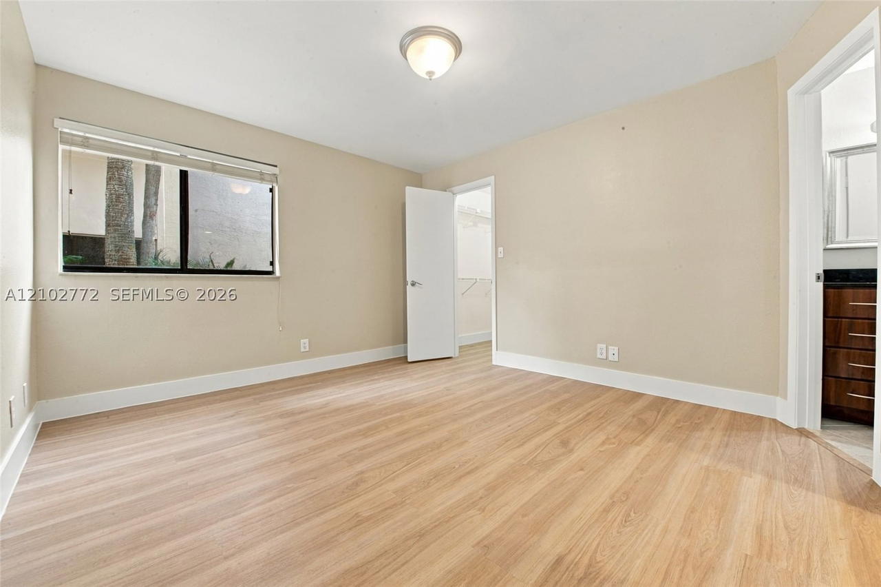 Real estate property located at 2946 University Dr #7102, Broward, Sundance At Davie Condo, Davie, FL