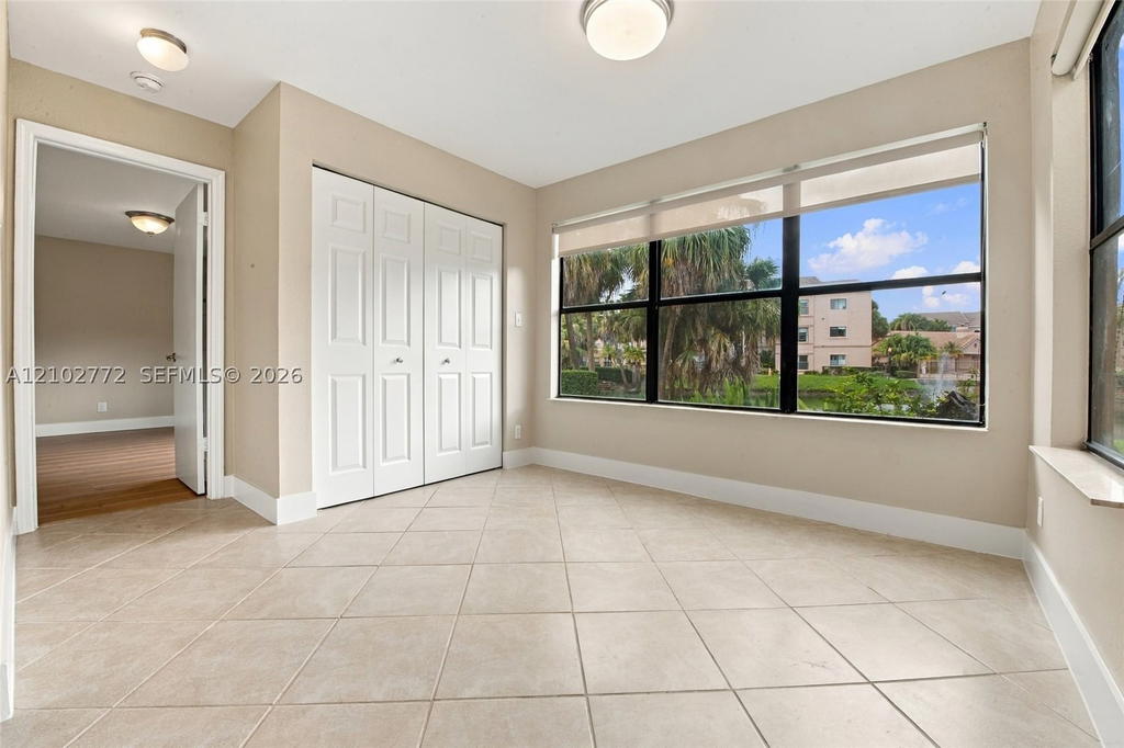 Real estate property located at 2946 University Dr #7102, Broward, Sundance At Davie Condo, Davie, FL