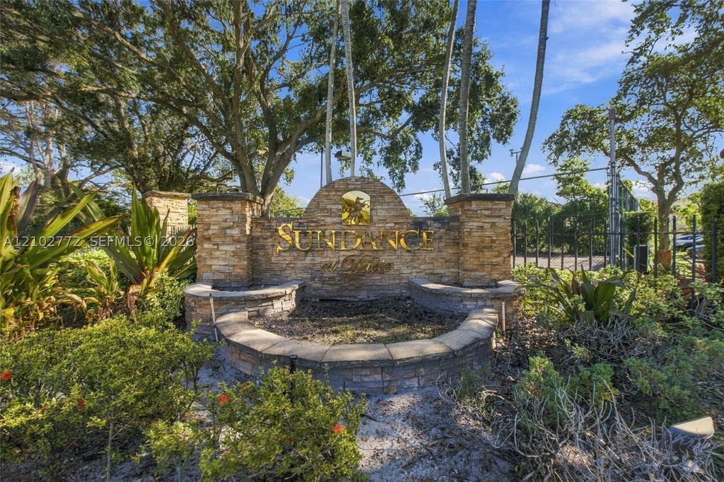 Real estate property located at 2946 University Dr #7102, Broward, Sundance At Davie Condo, Davie, FL
