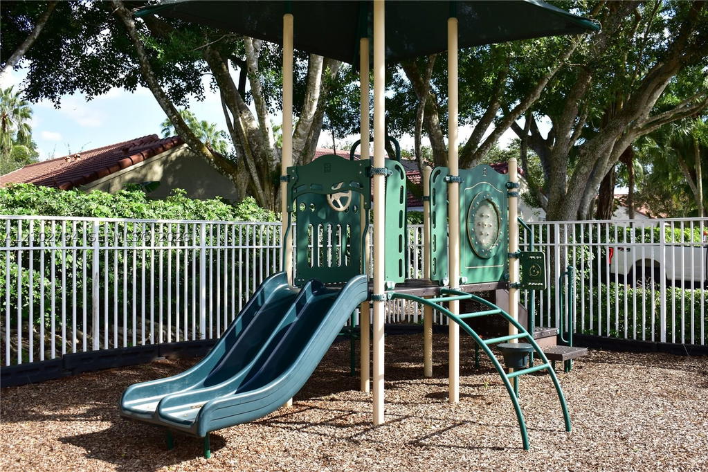 Real estate property located at 952 Sevilla Cir, Broward, Sectors 3 & 4 Boundary Pl, Weston, FL