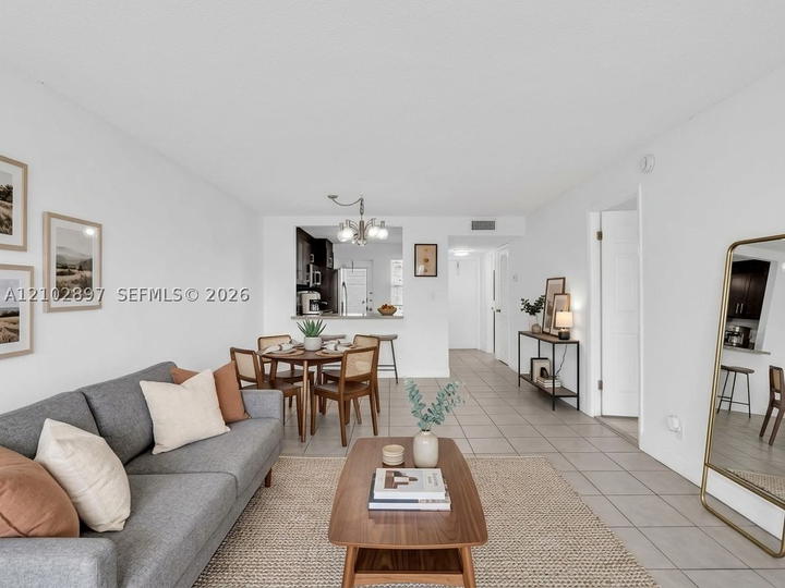 Real estate property located at 4700 Washington St #405, Broward, Hillcrest Country Club Ap, Hollywood, FL