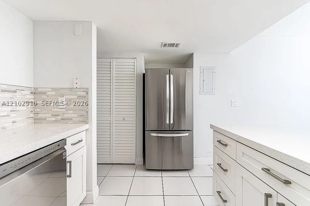 Real estate property located at 1931 Sabal Palm Dr #301, Broward, Condo 4 Of Sabal Palm Con, Davie, FL