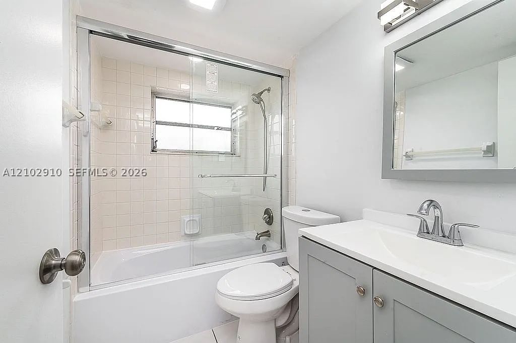 Real estate property located at 1931 Sabal Palm Dr #301, Broward, Condo 4 Of Sabal Palm Con, Davie, FL