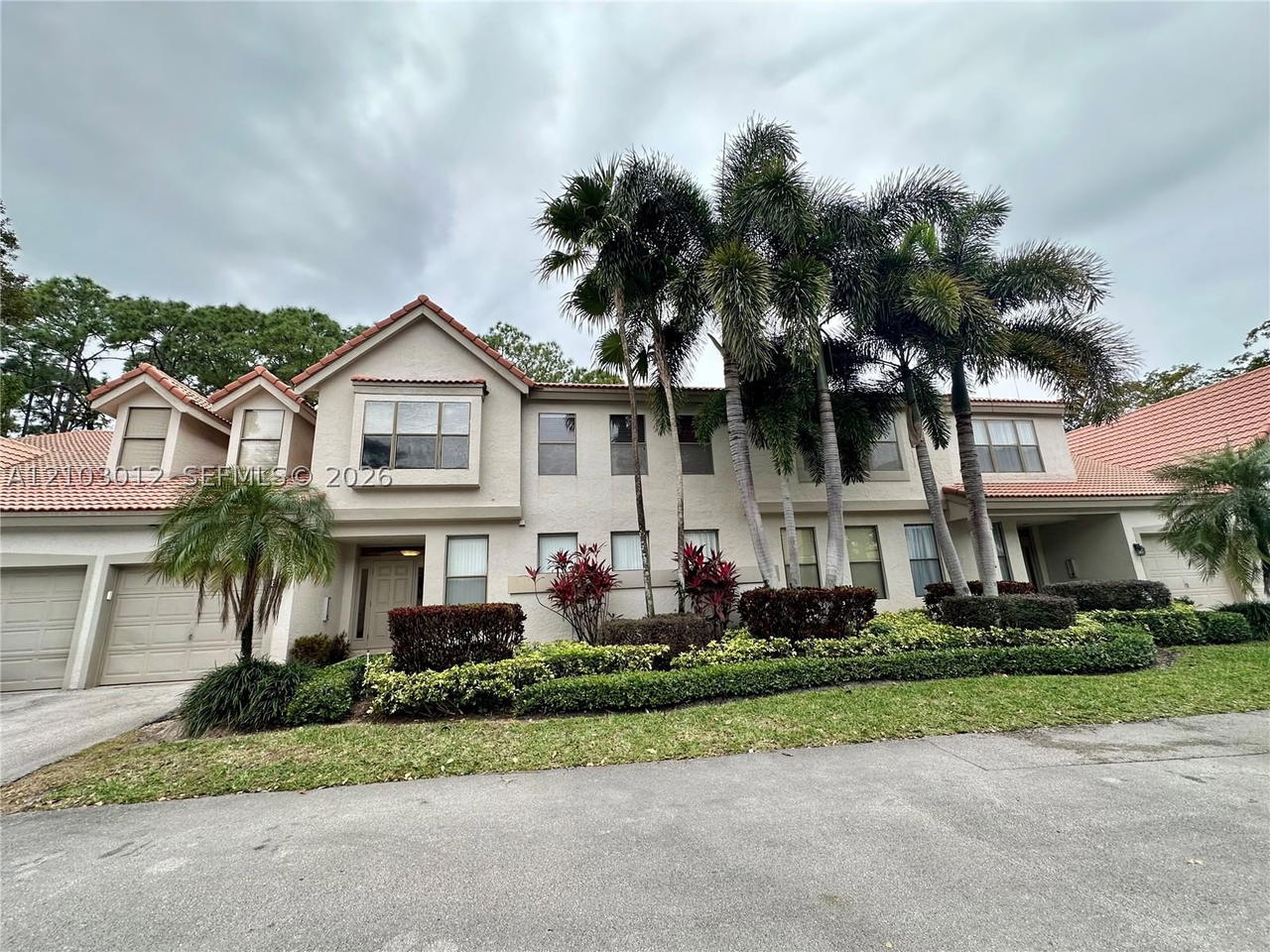 Real estate property located at 5790 Coach House Cir E, Palm Beach, Coach Houses Of Town Plac, Boca Raton, FL