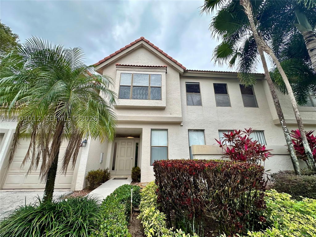 Real estate property located at 5790 Coach House Cir E, Palm Beach, Coach Houses Of Town Plac, Boca Raton, FL