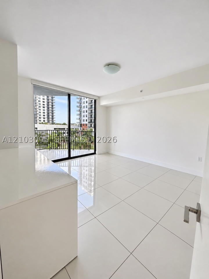 Real estate property located at 5252 85th Ave #309, Miami-dade, 5252 Paseo Condo, Doral, FL