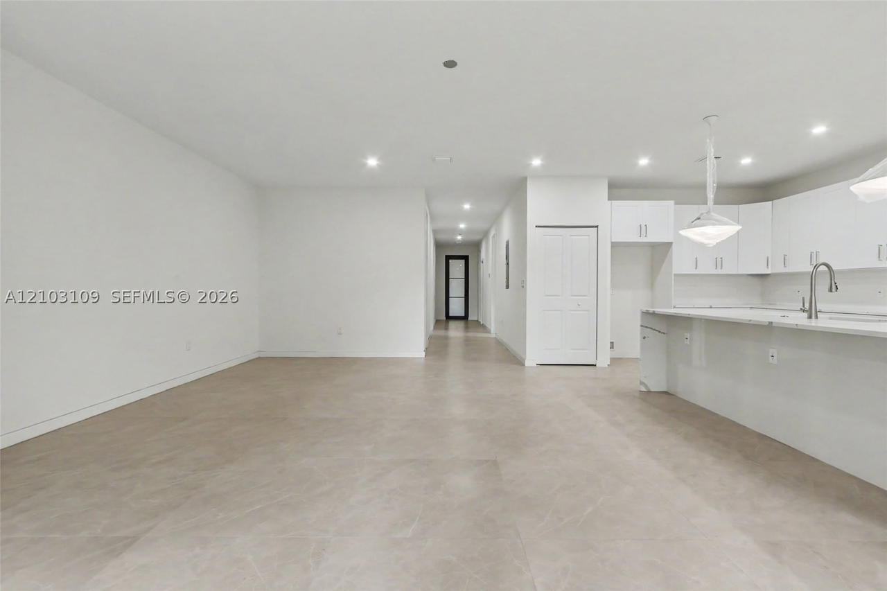 Real estate property located at 727 43rd Ct, Broward, Prospect Gardens, Oakland Park, FL