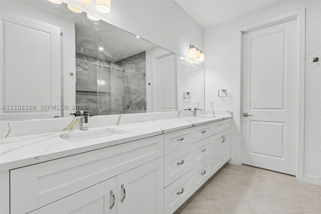 Real estate property located at 727 43rd Ct, Broward, Prospect Gardens, Oakland Park, FL