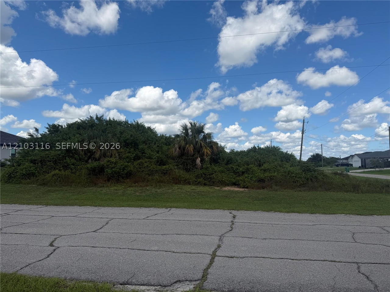 Real estate property located at 9006 Maywood Cir, Lee, Port Labelle, Lehigh Acres, FL