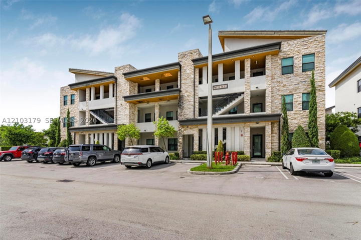 Real estate property located at 7865 104th Ave #33, Miami-dade, Apex At Park Central, Doral, FL
