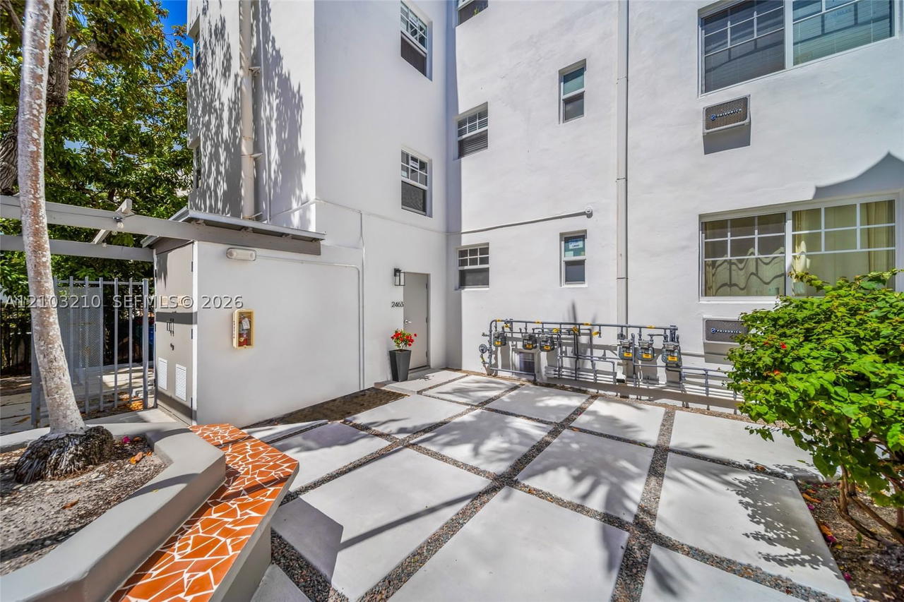 Real estate property located at 408 25th St #8, Miami-dade, The Pines And The Palms C, Miami Beach, FL