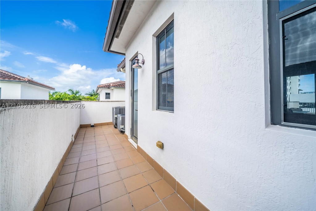 Real estate property located at 8478 52nd St, Miami-dade, Downtown Doral Dutcher, Doral, FL