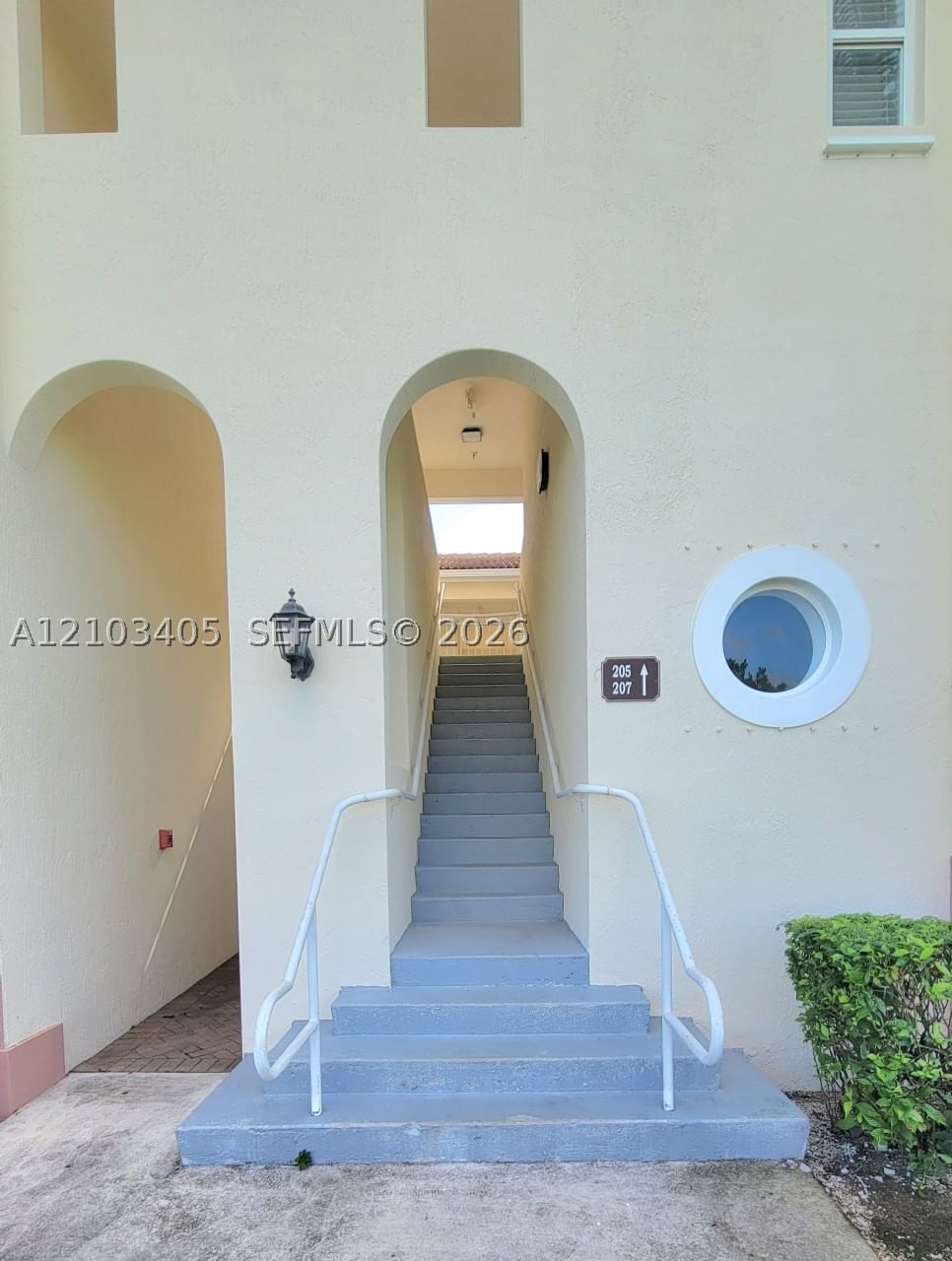 Real estate property located at 10022 7th St #205, Miami-dade, Fontainbleau Lakes Courty, Miami, FL