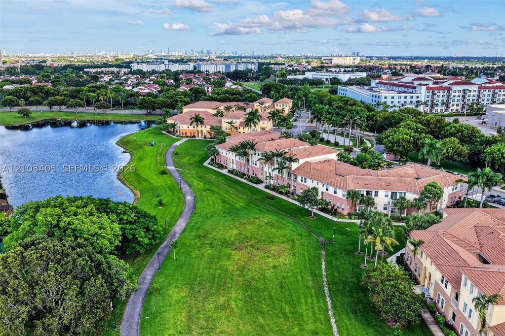 Real estate property located at 10022 7th St #205, Miami-dade, Fontainbleau Lakes Courty, Miami, FL
