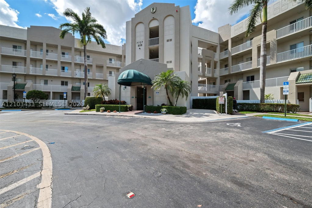 Real estate property located at 7727 Southampton Ter #409, Broward, Southampton Condominium F, Tamarac, FL