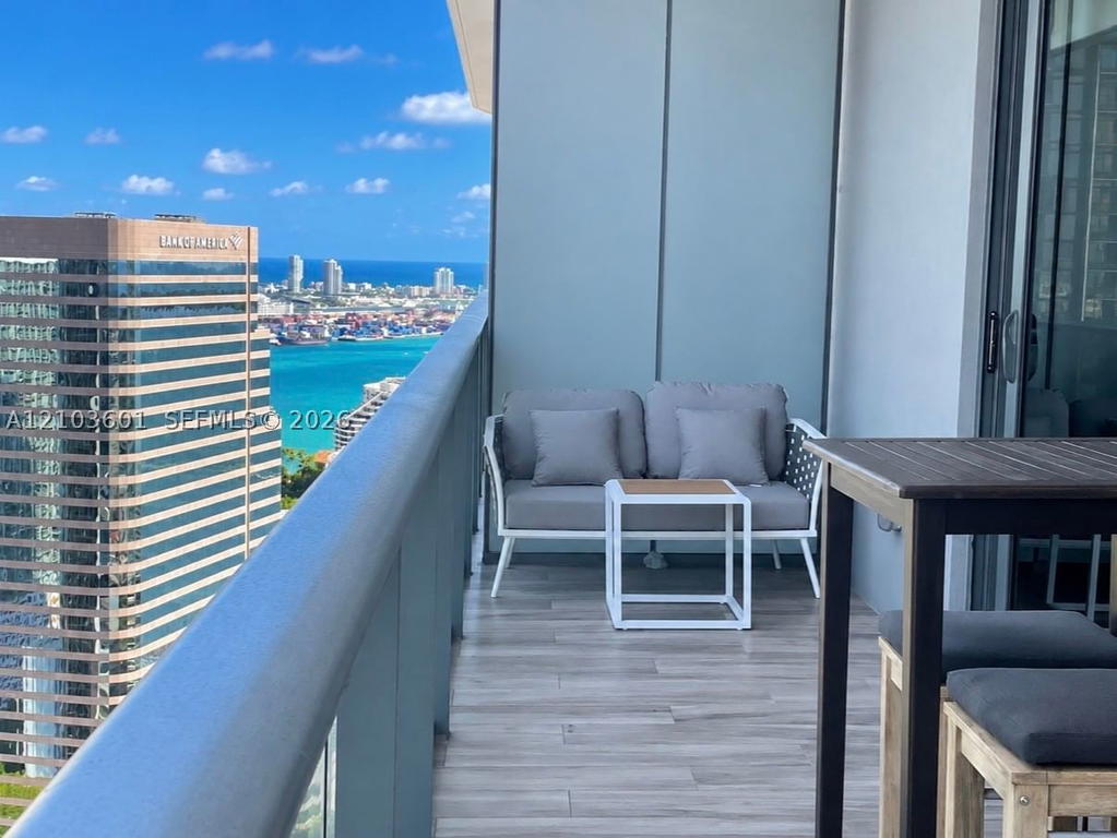 Real estate property located at 801 Miami Ave #4106, Miami-dade, 801 Sma Residences Condo, Miami, FL