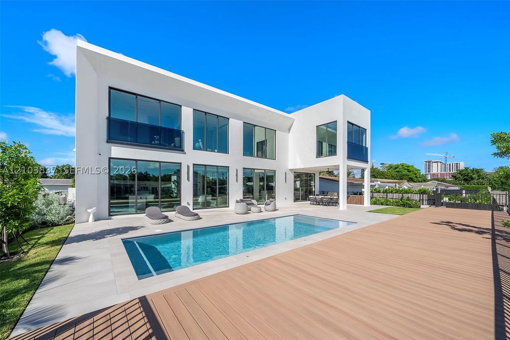 Real estate property located at 2380 196th St, Miami-dade, Enchanted Lake Sec 5, Miami, FL