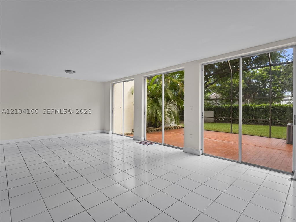 Real estate property located at 4521 102nd Ct, Miami-dade, Townhomes Of Doral Place, Doral, FL