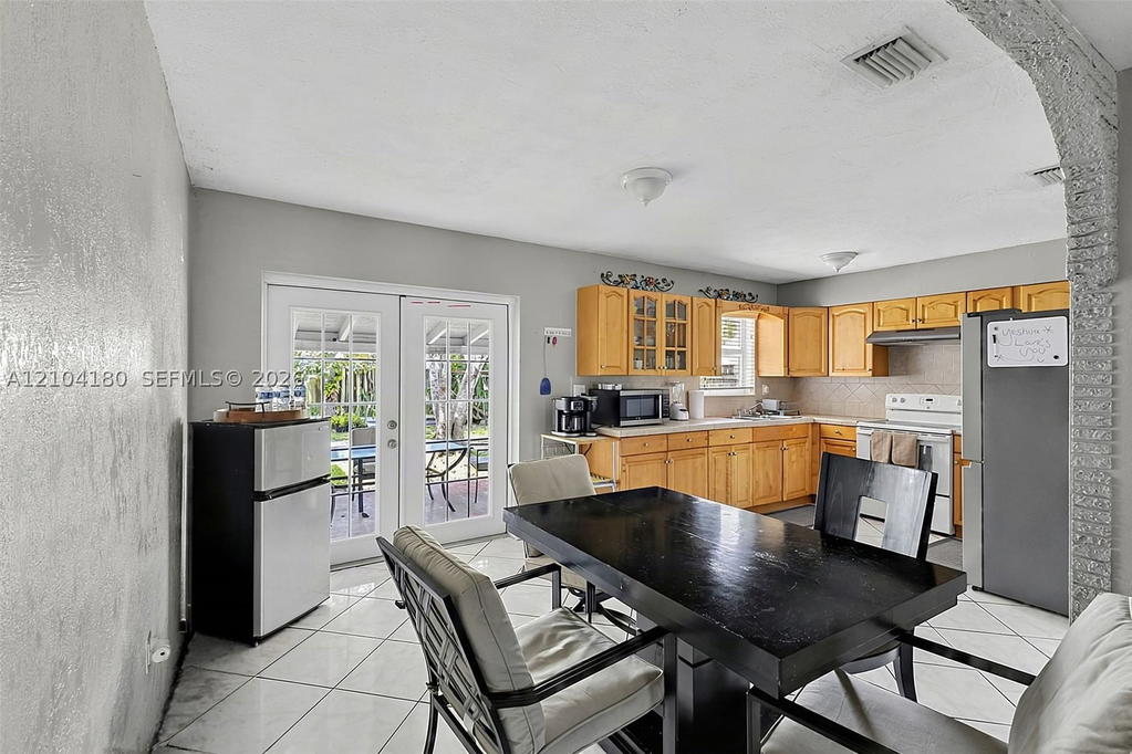 Real estate property located at 2440 Largo Dr, Broward, Miramar Sec 13, Miramar, FL