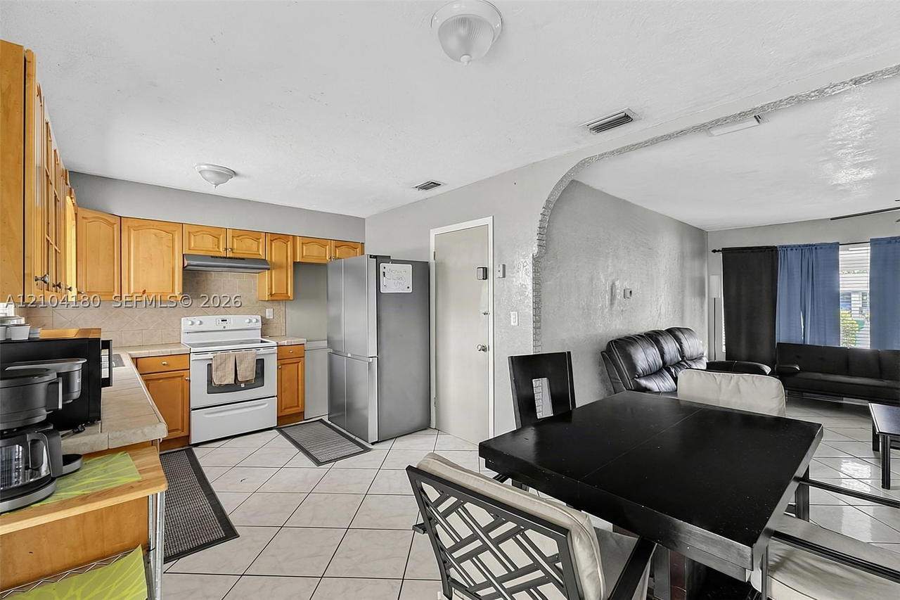 Real estate property located at 2440 Largo Dr, Broward, Miramar Sec 13, Miramar, FL