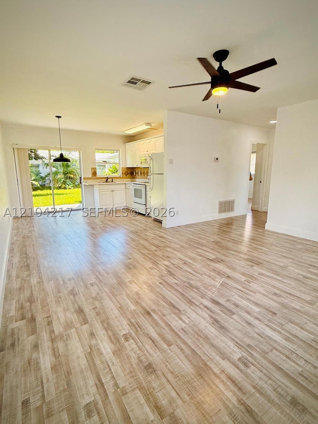 Real estate property located at 7105 74th Pl, Broward, Mainlands Of Tamarac Lake, Tamarac, FL