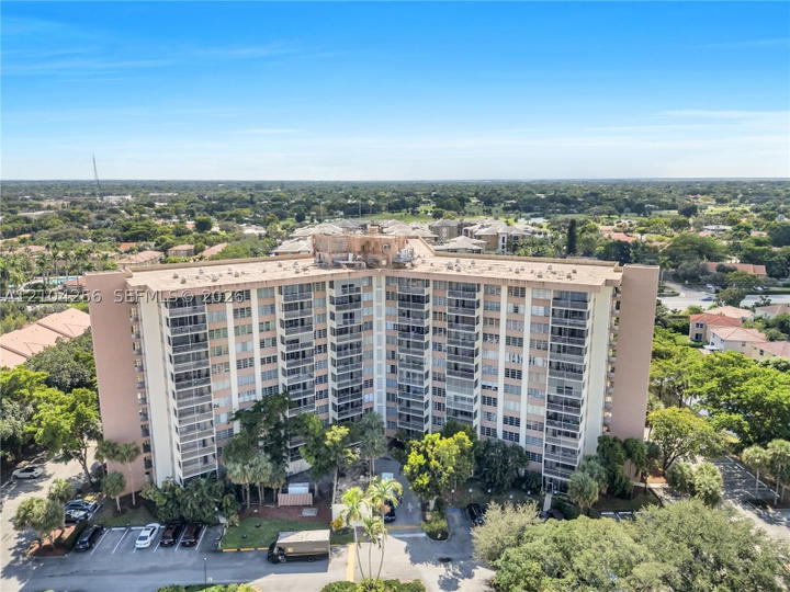 Real estate property located at 10777 Sample Rd #907, Broward, Country Club Tower Of Cor, Coral Springs, FL