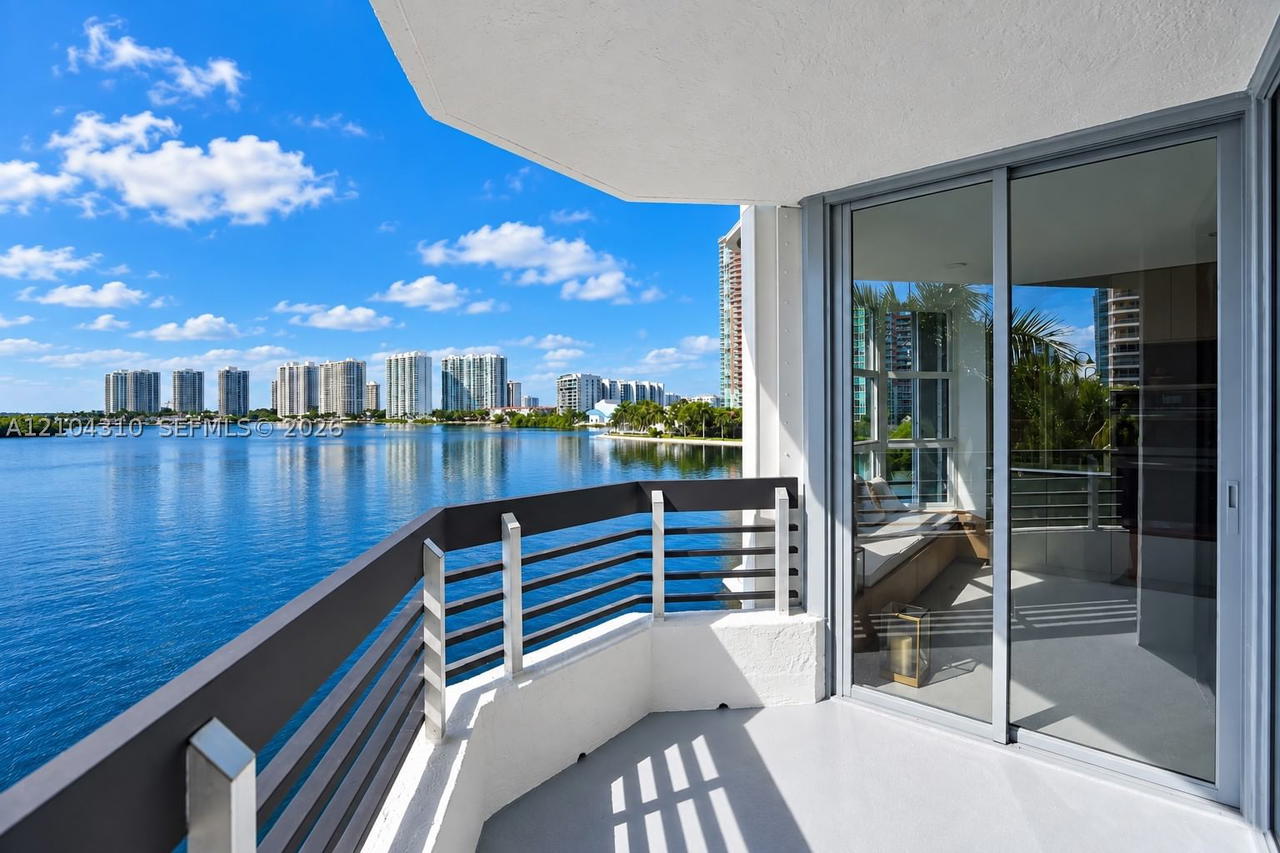 Real estate property located at 3530 Mystic Pointe Dr #415, Miami-dade, Mystic Pointe Tower 500 C, Aventura, FL