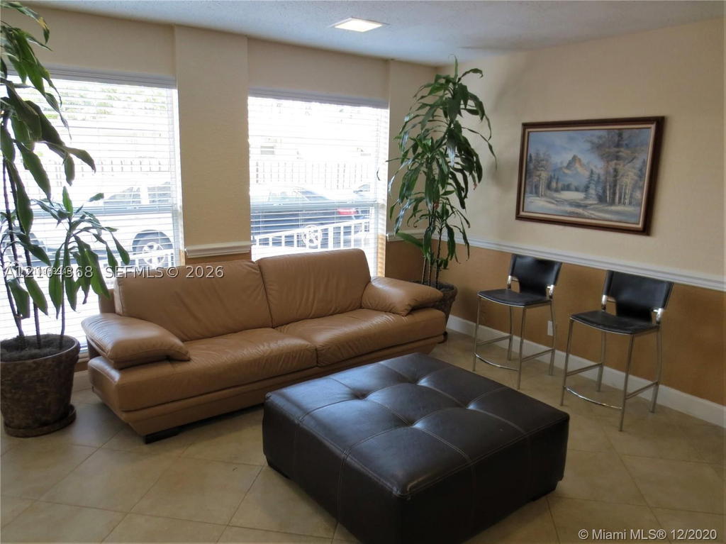Real estate property located at 2555 11th St #301, Broward, Horizon House Condo, Fort Lauderdale, FL