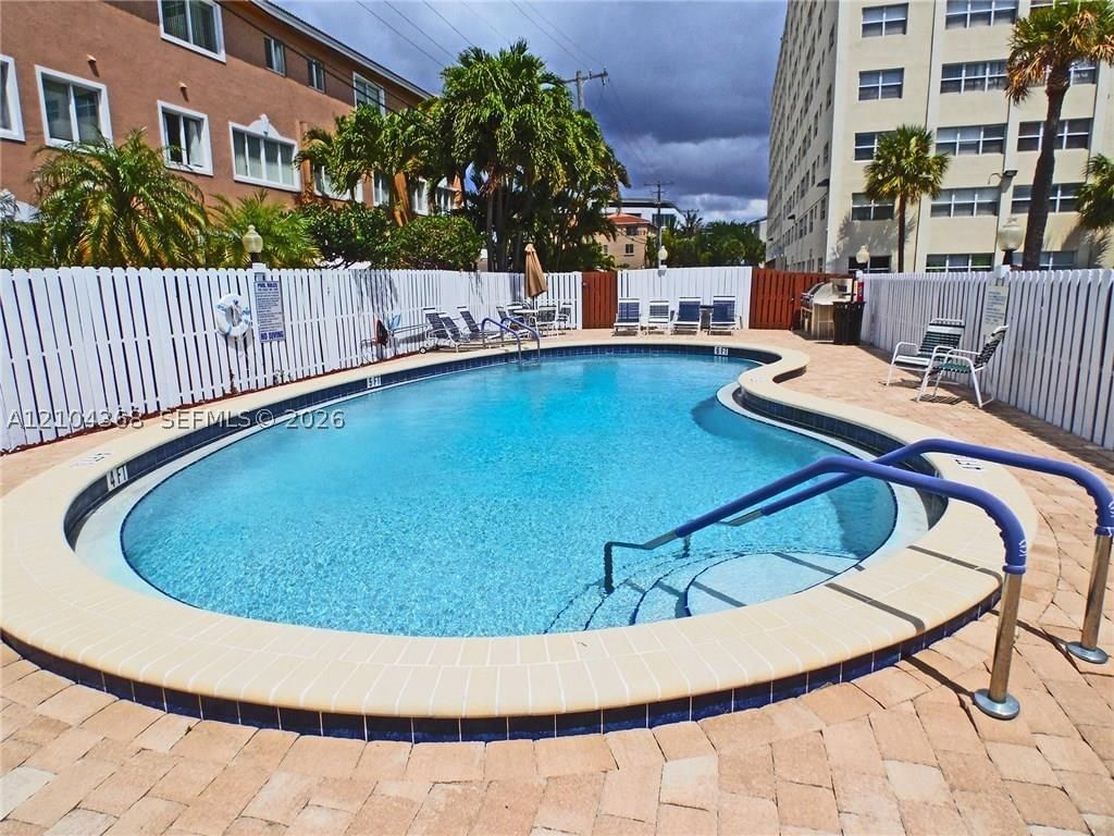 Real estate property located at 2555 11th St #301, Broward, Horizon House Condo, Fort Lauderdale, FL