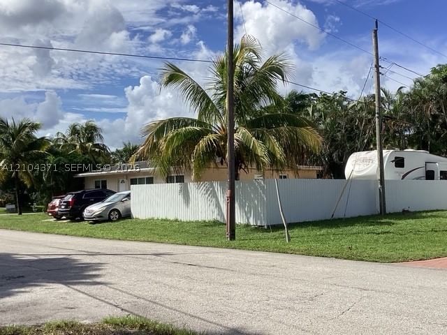 Real estate property located at 2101 57th Ter, Broward, Breeze Haven No 2, Hollywood, FL