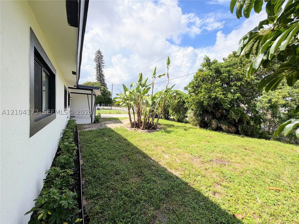 Real estate property located at 3260 4th St, Broward, Broward Manor, Lauderhill, FL