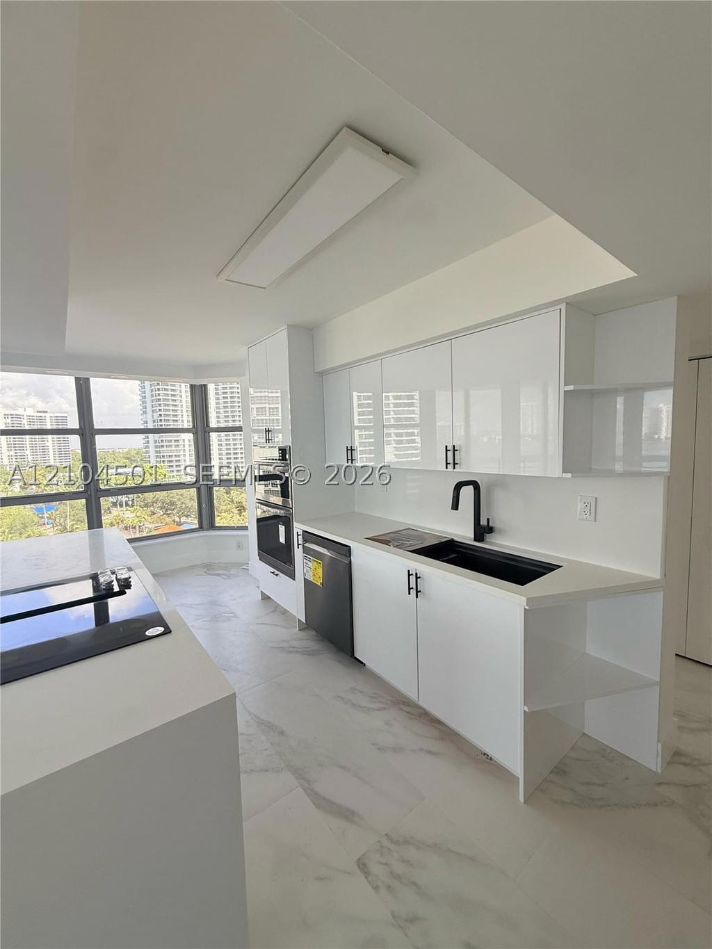 Real estate property located at 19101 36th Ct #1005, Miami-dade, Mystic Pointe Condo No Th, Aventura, FL