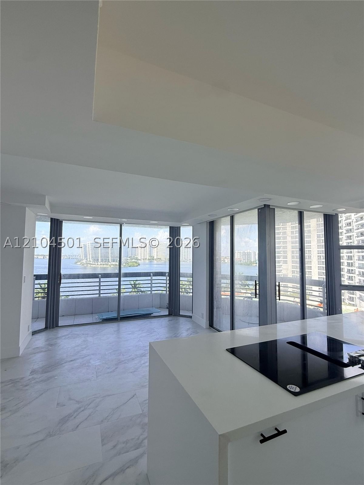 Real estate property located at 19101 36th Ct #1005, Miami-dade, Mystic Pointe Condo No Th, Aventura, FL