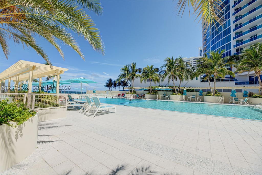 Real estate property located at 2501 Ocean Dr #1006, Broward, Wave Condo, Hollywood, FL