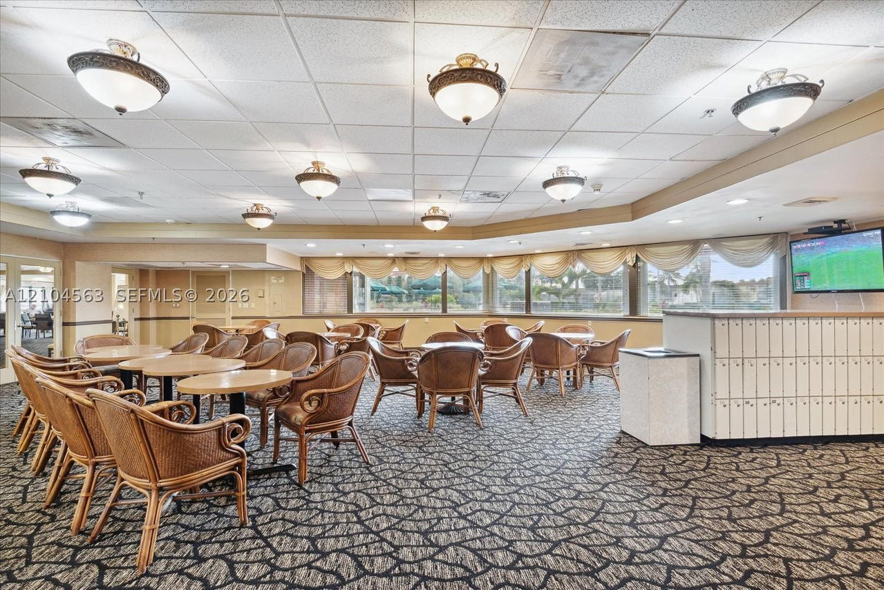 Real estate property located at 8911 Hollybrook Blvd #310, Broward, Hollybrook Golf, Pembroke Pines, FL