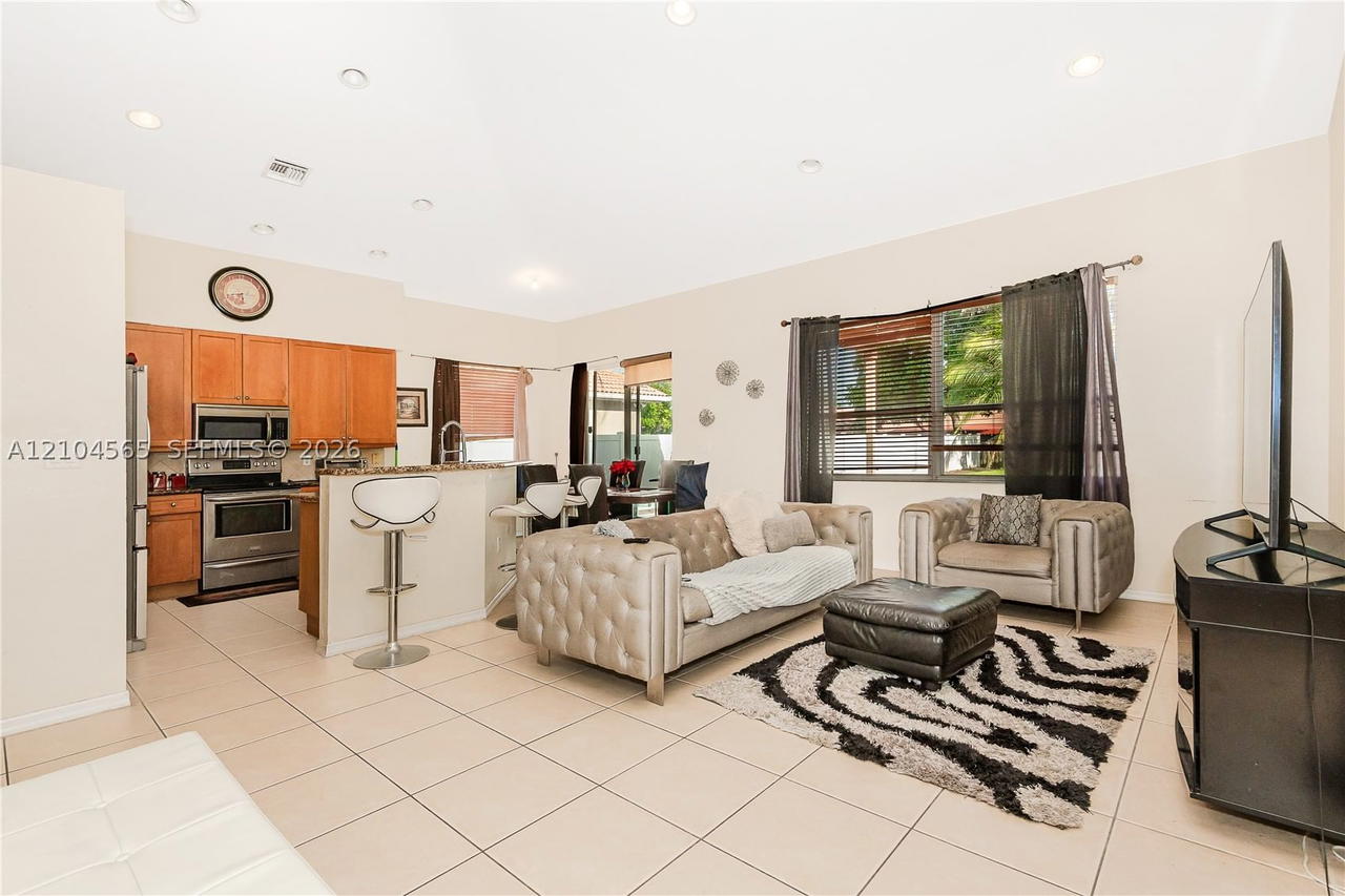 Real estate property located at 15203 52nd St, Broward, Reserve At Huntington 174, Miramar, FL