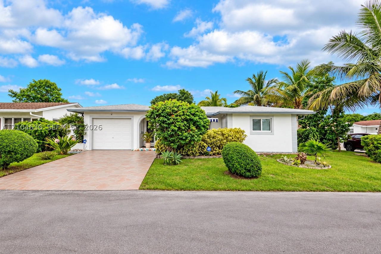 Real estate property located at 6100 73rd Ave, Broward, Mainlands Of Tamarac Lake, Tamarac, FL