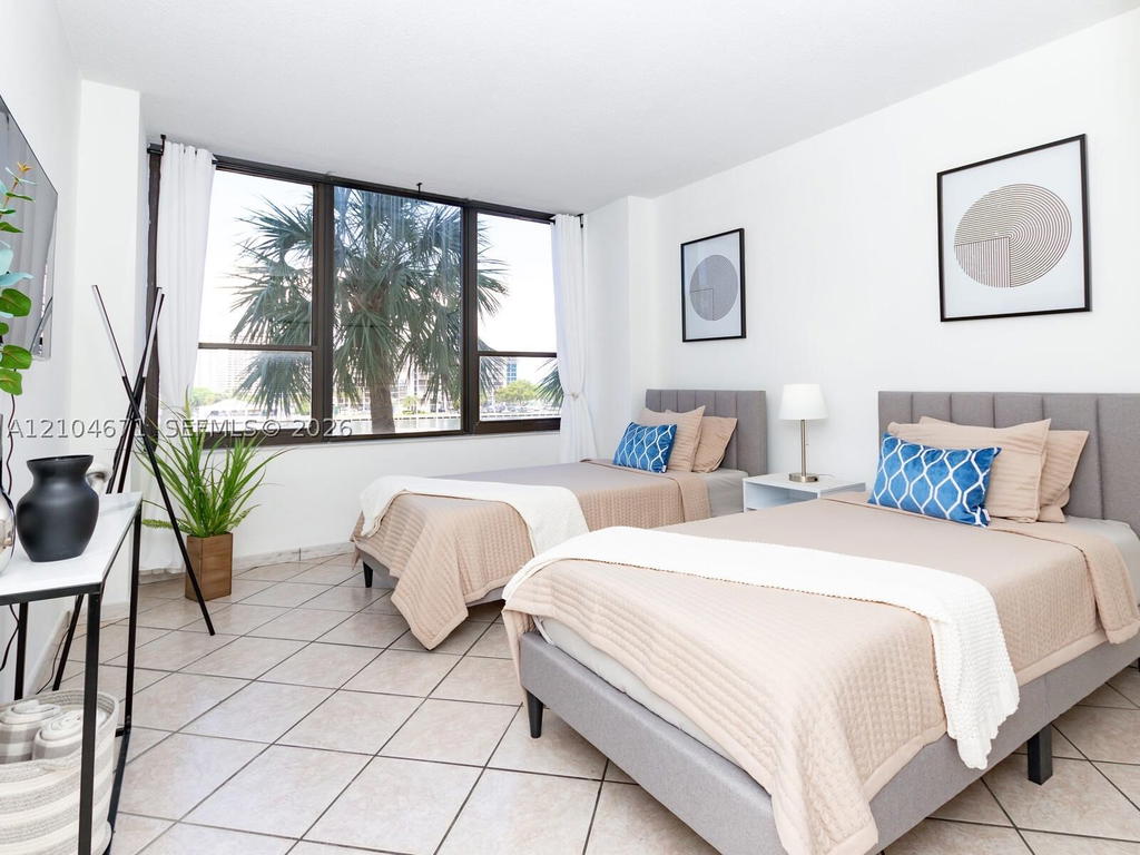 Real estate property located at 3505 Ocean Dr #305, Broward, Alexander Towers Condo, Hollywood, FL