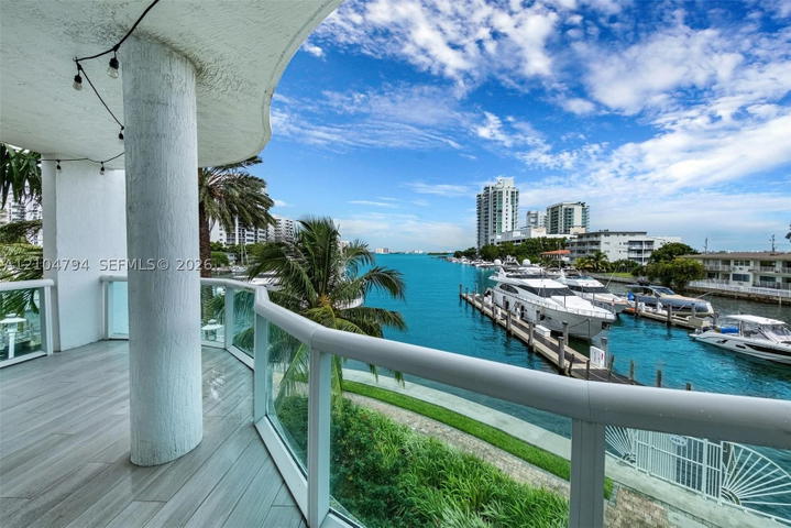 Real estate property located at 7918 Harbour Island Dr #207, Miami-dade, 360 Condo C, North Bay Village, FL