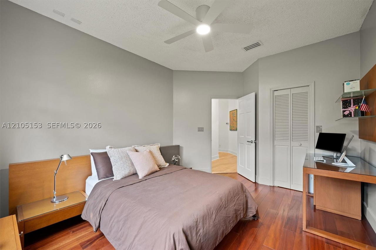 Real estate property located at 355 Coconut Cir, Broward, Sector 6, Weston, FL