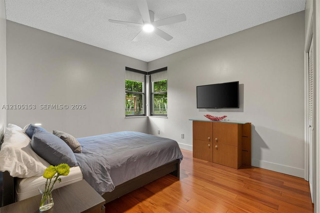 Real estate property located at 355 Coconut Cir, Broward, Sector 6, Weston, FL