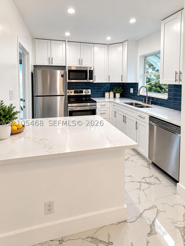 Real estate property located at 5300 Washington St I201, Broward, Beverly Hills Condo Numbe, Hollywood, FL