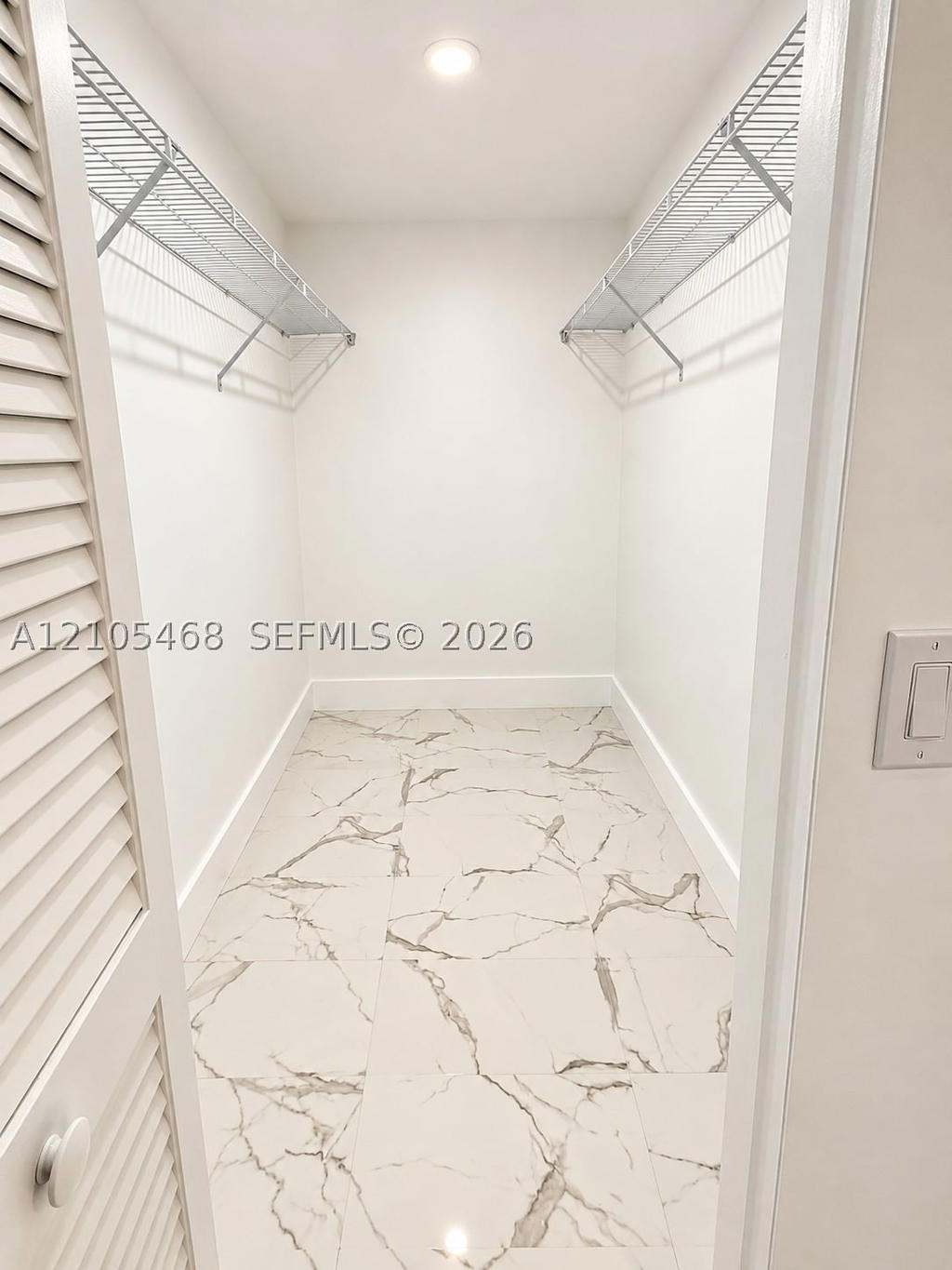 Real estate property located at 5300 Washington St I201, Broward, Beverly Hills Condo Numbe, Hollywood, FL