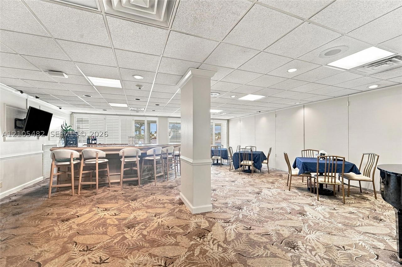 Real estate property located at 2100 Ocean Lane #808, Broward, Point Of Americas Condo, Fort Lauderdale, FL