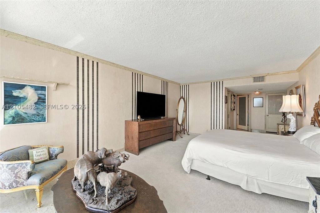 Real estate property located at 2100 Ocean Lane #808, Broward, Point Of Americas Condo, Fort Lauderdale, FL