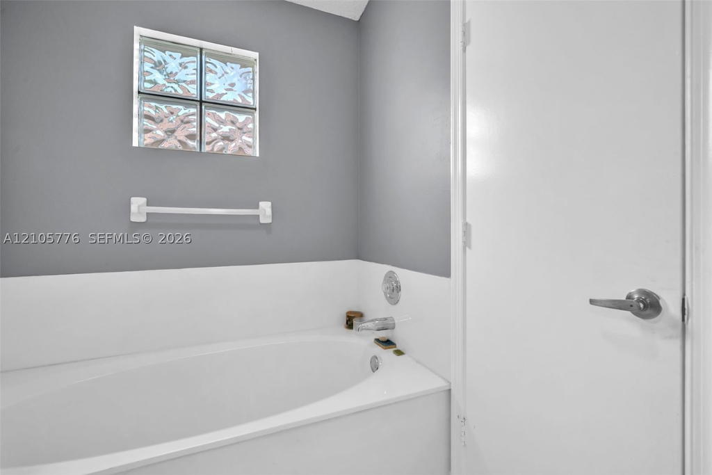 Real estate property located at 11211 Lakeview Dr #53-O, Broward, Portofino Condominium Sec, Coral Springs, FL